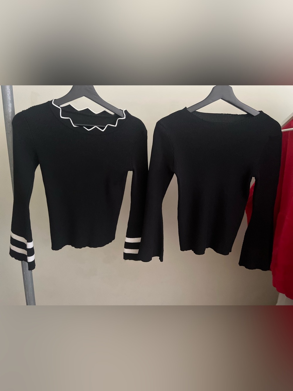 2 Casual Women's long sleeve blouse in black Ribbed Knit Sweater